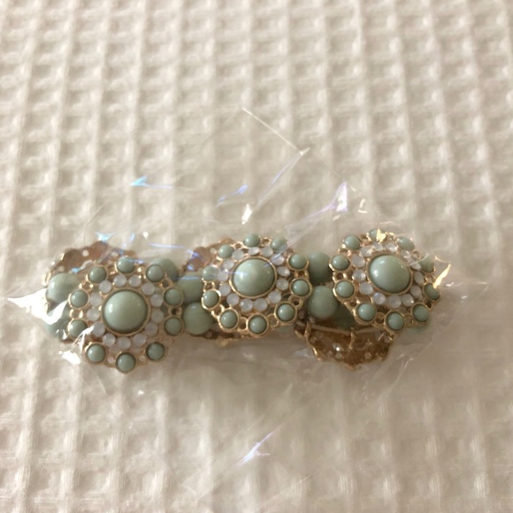 Gold Green Bracelet - Picture 3 of 6
